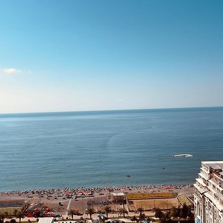 Apartment By The Sea Батуми Экстерьер фото
