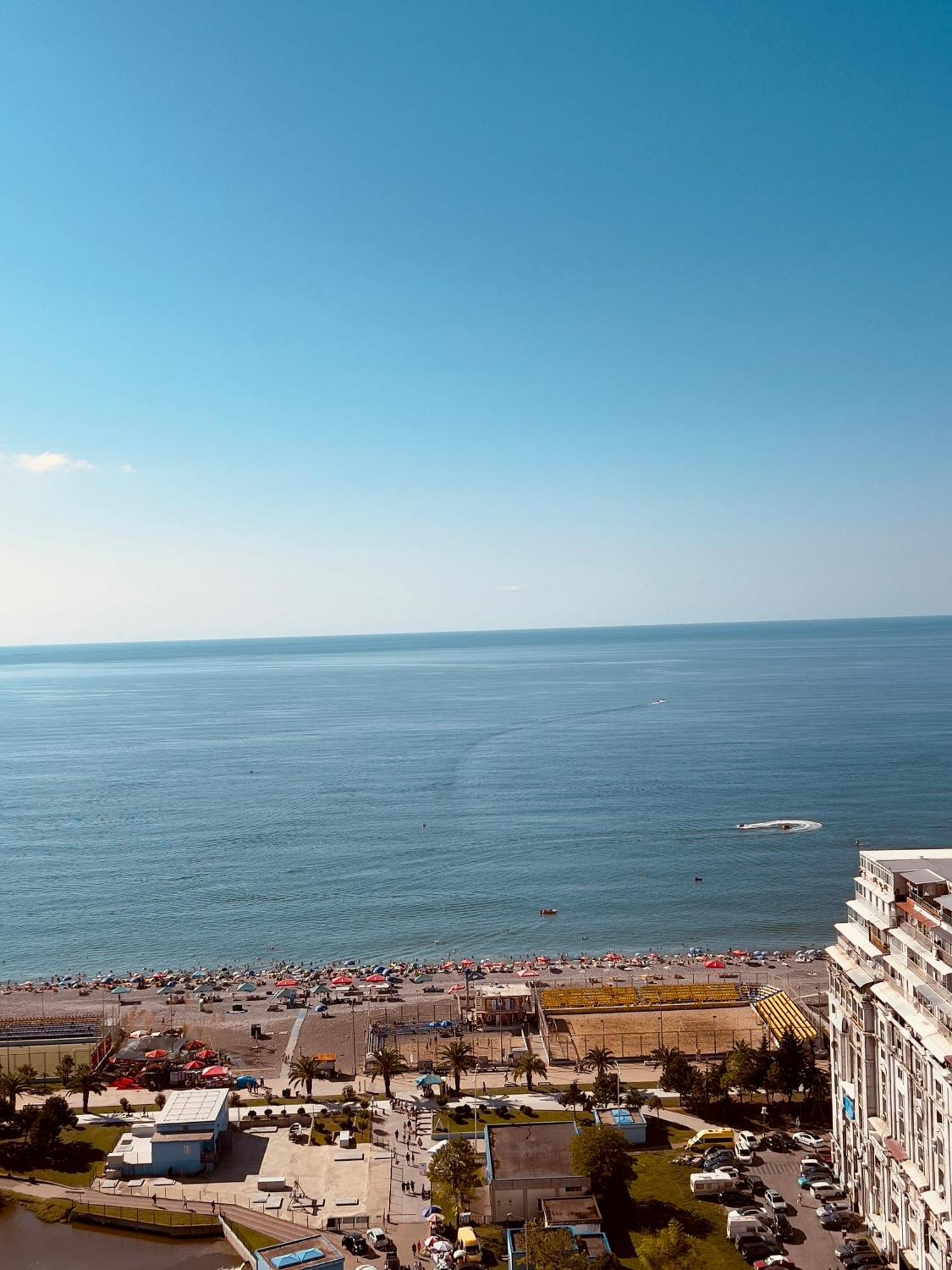 Apartment By The Sea Батуми Экстерьер фото